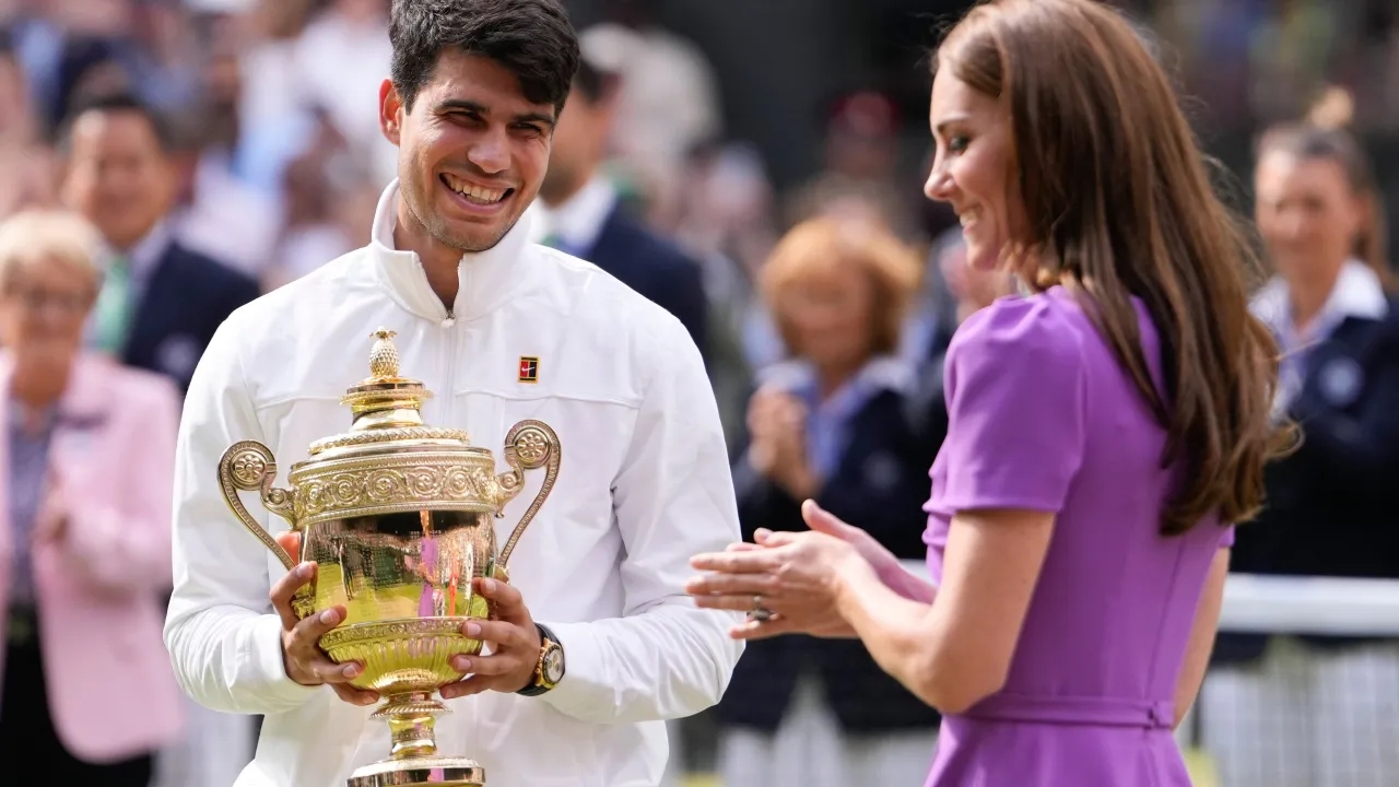 Kto wygrał Wimbledon? Alcaraz pokonał Djokovicia w emocjonującym finale