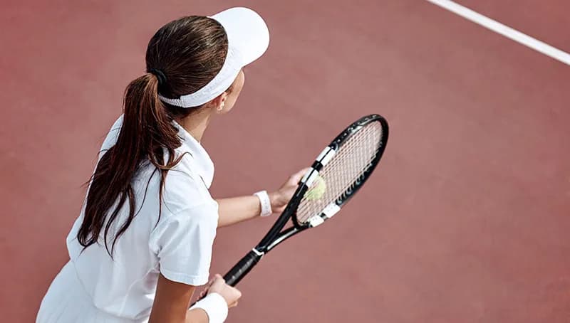 Jak się gra w tenisa: zasady, techniki i porady dla początkujących