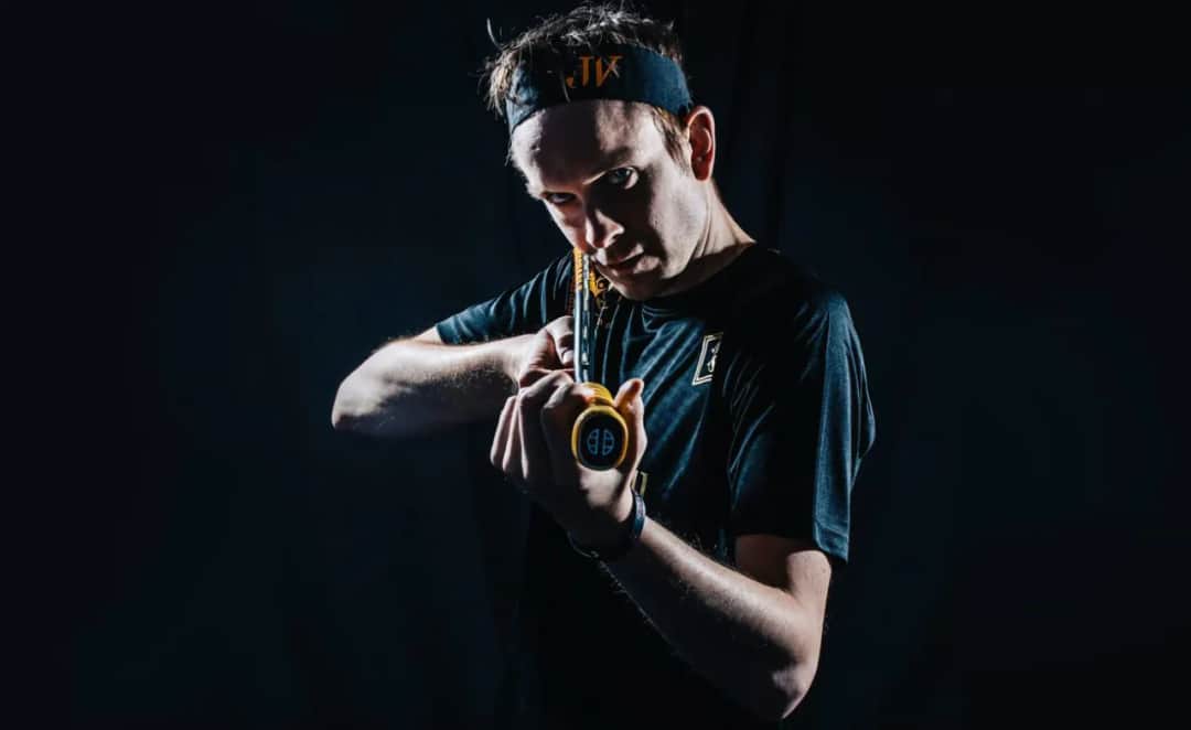 Najlepsza rakieta do squasha dla średniozaawansowanych graczy – wybierz mądrze