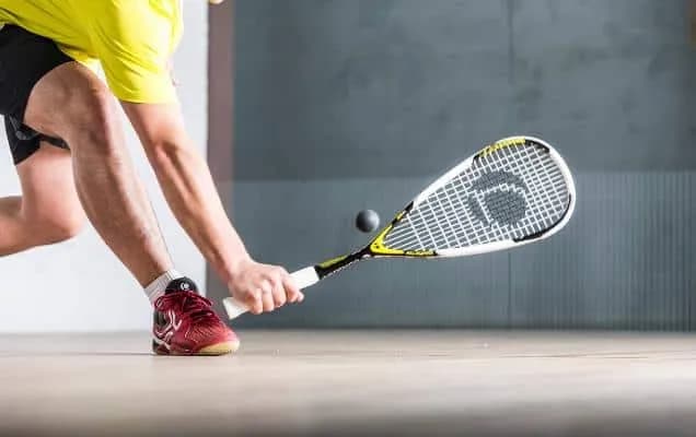 Jak wybrać rakietę do squasha, by uniknąć błędów początkujących